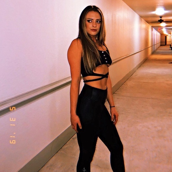 Crissy Cross Crop Top - Picture 3 of 3